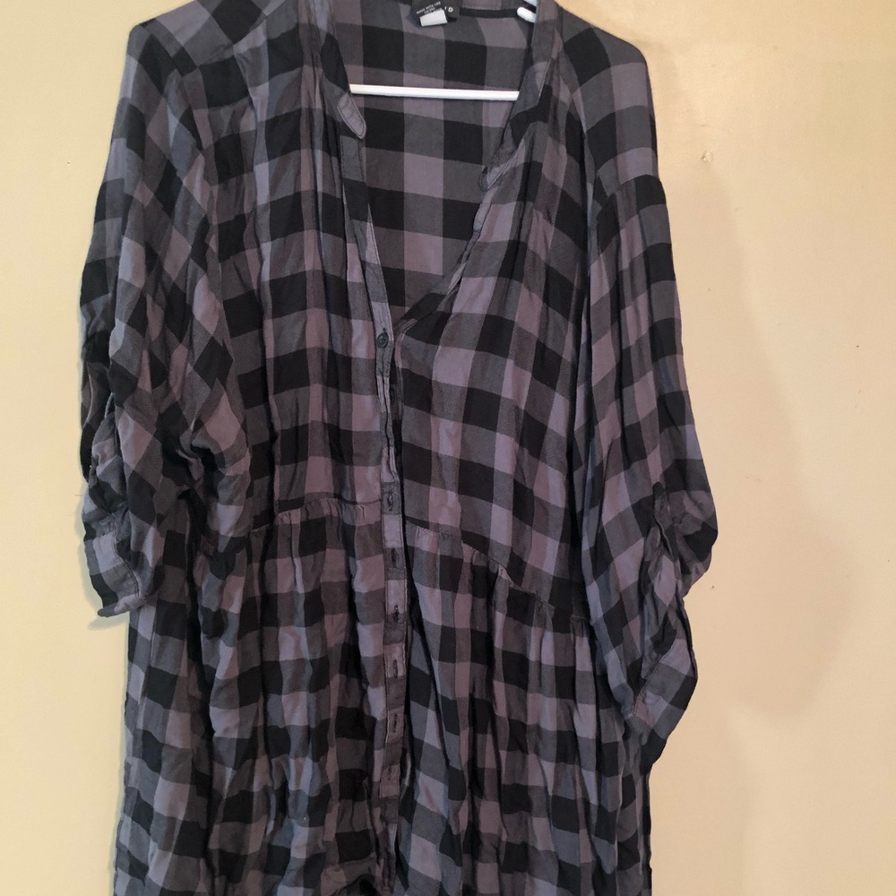 Torrid. Size 4. Plaid button down.